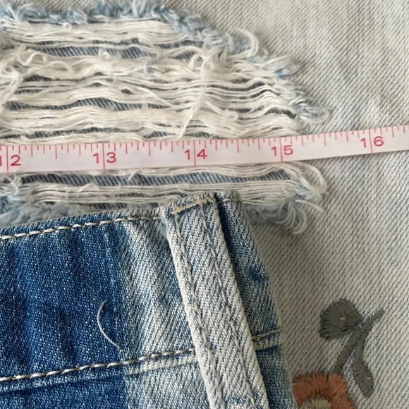 Lucky Brand jeans, Sienna slim boyfriend, Distressed, embroidered flowers, size0 - Picture 10 of 13